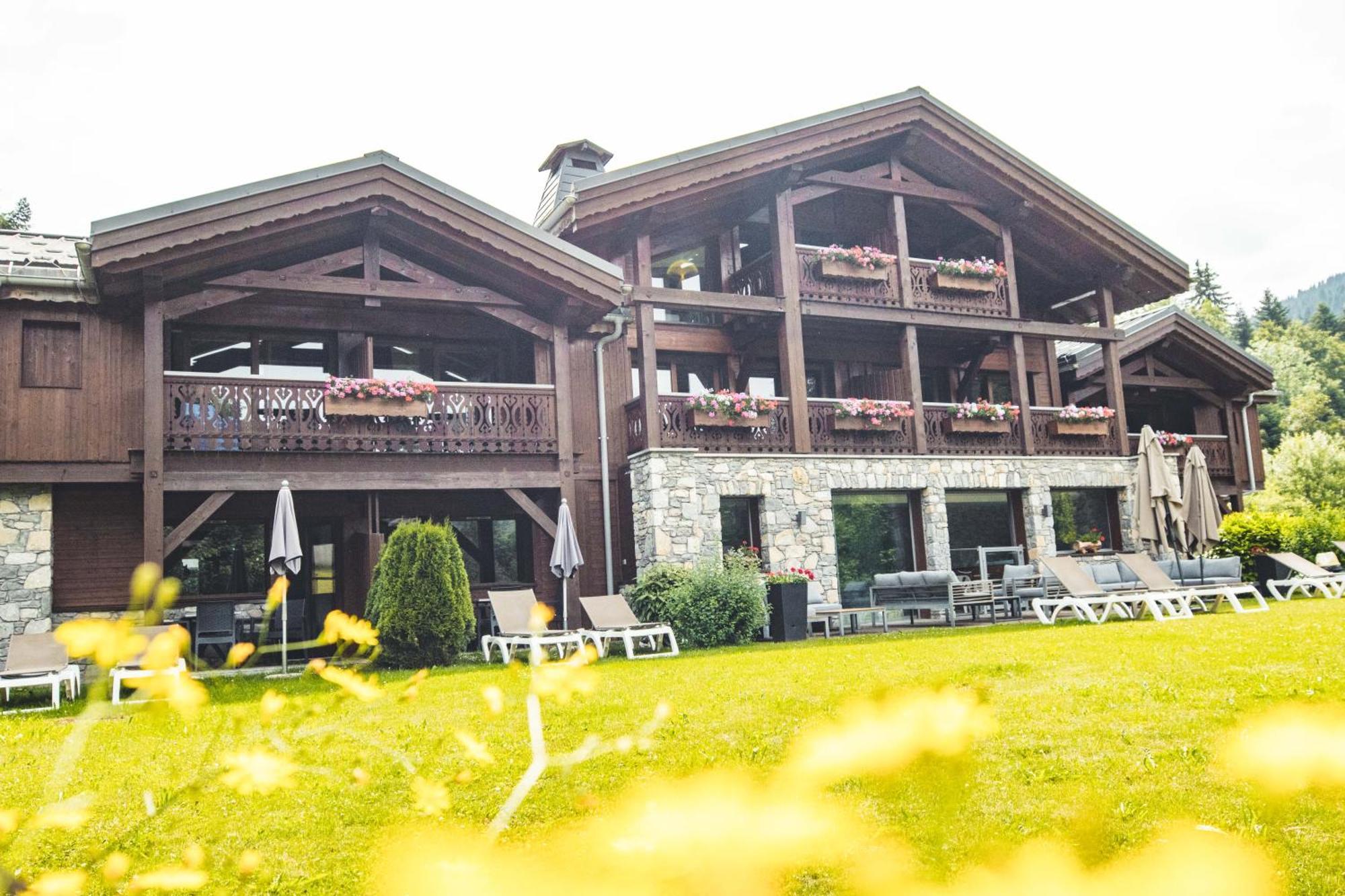 לה ג'ט Les Chalets D'Adelphine & Spa מראה חיצוני תמונה